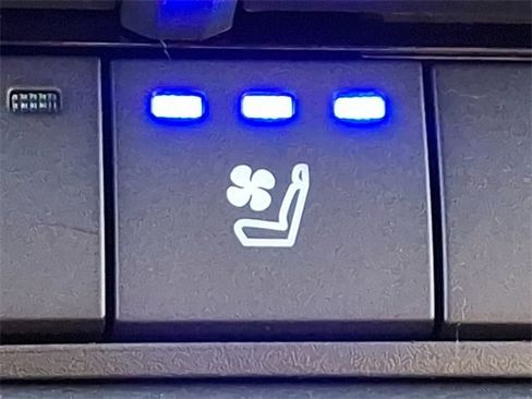 New 2025 Toyota Tundra Platinum image 19