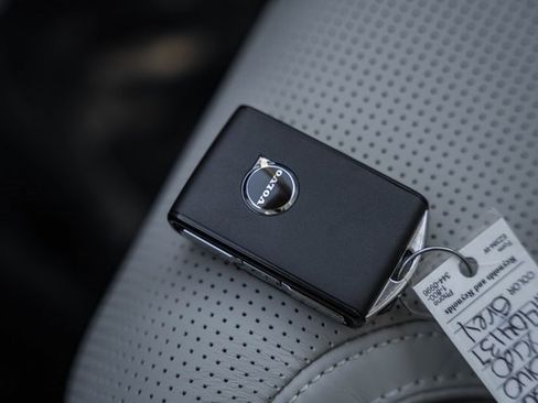 New 2026 Volvo XC60 B5 Ultra w/ Climate Package image 42