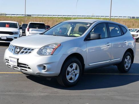 Used 2015 Nissan Rogue S AWD/4WD image 2