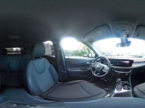 Used 2025 Buick Encore GX Preferred image 40