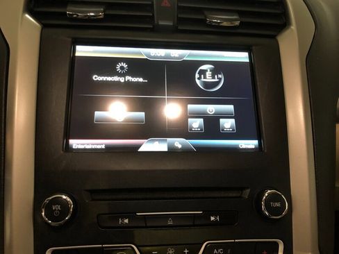 Used 2016 Ford Fusion SE w/ Equipment Group 202A image 13