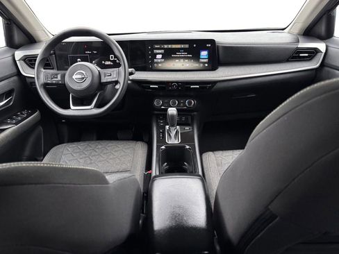 Used 2025 Nissan Kicks SV image 17