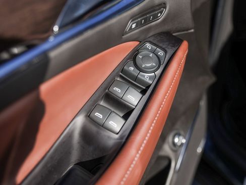 Used 2018 Buick Enclave Avenir w/ Avenir Technology Package image 24