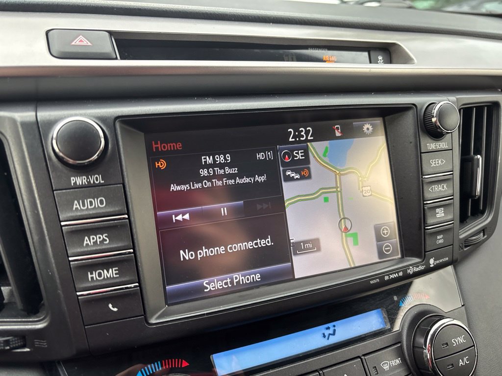 Used 2016 Toyota RAV4 XLE AWD/4WD image 25