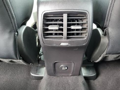 Certified 2022 Ford Escape Titanium image 17