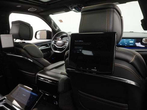 Certified 2025 Jeep Grand Wagoneer Series III w/ Rear Seat Video Group 1 AWD/4WD image 49