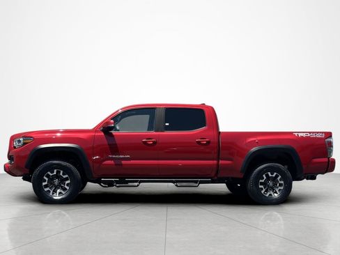 Certified 2022 Toyota Tacoma TRD Off-Road w/ TRD Premium Off Road Package AWD/4WD image 2
