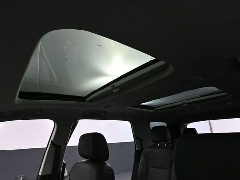 Used 2020 Chevrolet Traverse Premier w/ LPO, Midnight Edition image 27