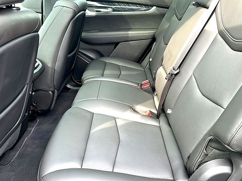 Used 2024 Cadillac XT6 Premium Luxury FWD image 19