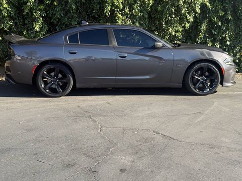 Used 2018 Dodge Charger R/T RWD image 7