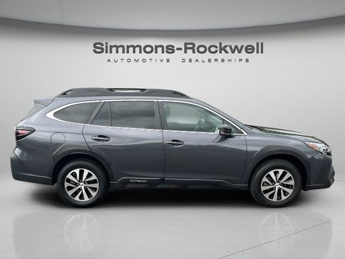 Used 2024 Subaru Outback Premium AWD/4WD image 7
