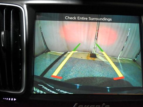 Used 2017 Maserati Levante w/ Luxury Package image 19