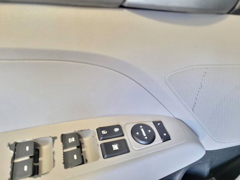 Used 2017 Hyundai Elantra SE image 27