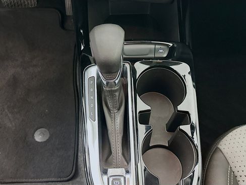 Used 2025 Chevrolet Trax LT w/ LT Convenience Package image 23