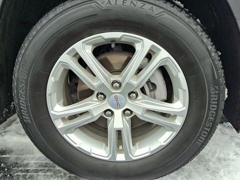 Used 2023 GMC Terrain SLE w/ Driver Convenience Package image 7