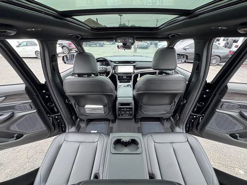 New 2026 Jeep Grand Cherokee Limited w/ Limited Altitude Package AWD/4WD image 23