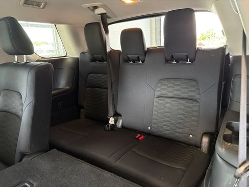 Used 2025 Nissan Pathfinder SV AWD/4WD image 13