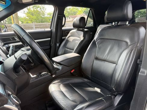Used 2017 Ford Explorer XLT w/ Equipment Group 202A FWD image 22