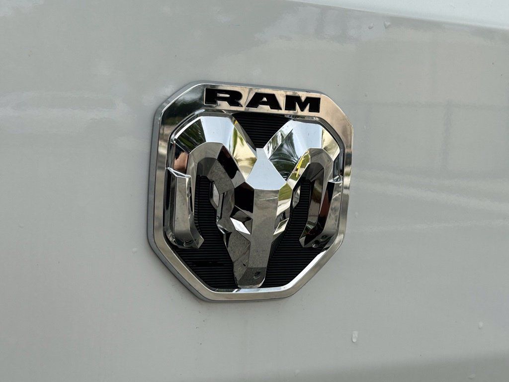 Used 2024 RAM ProMaster 3500 w/ Convenience Group FWD image 17