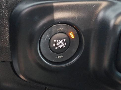 Used 2023 Jeep Gladiator Overland AWD/4WD image 31