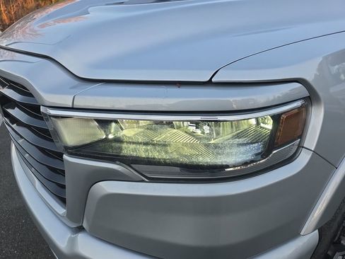 New 2026 RAM 1500 Laramie AWD/4WD image 27