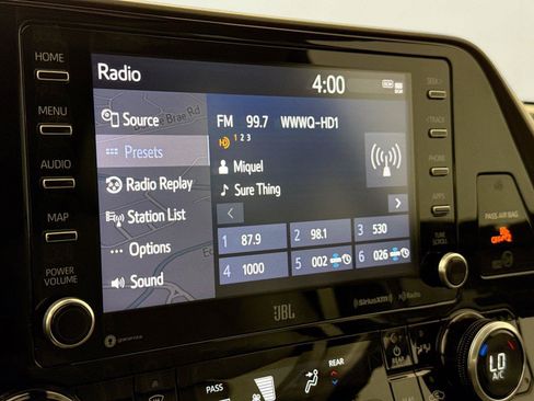Used 2021 Toyota Highlander Limited FWD image 24