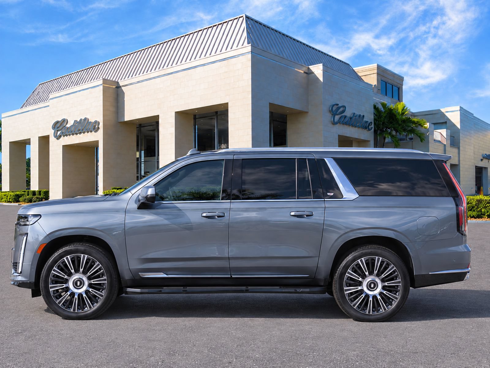 Used 2022 Cadillac Escalade ESV Premium Luxury Platinum AWD/4WD image 6