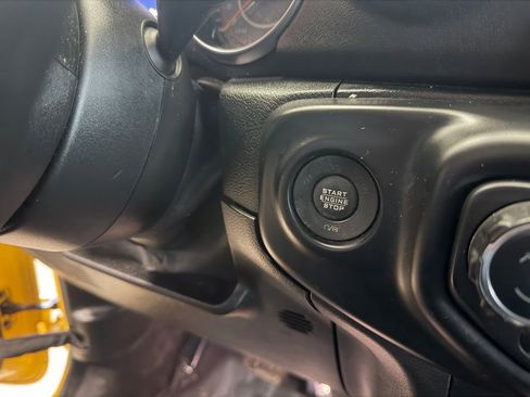 Used 2019 Jeep Wrangler Unlimited Sahara w/ Uconnect 4C Nav & Sound Group image 23