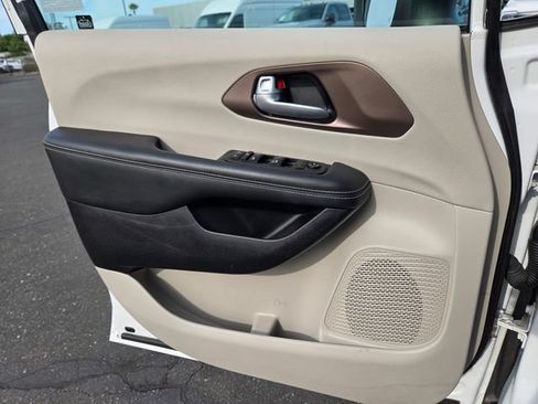 Used 2024 Chrysler Voyager LX FWD image 12