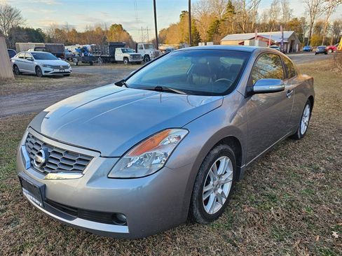 Used 2008 Nissan Altima 3.5 SE w/ Premium Pkg image 3
