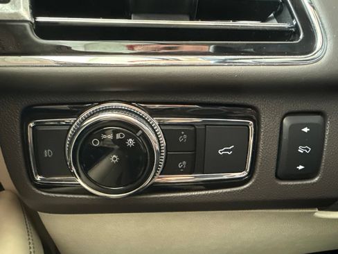 Used 2020 Lincoln Navigator Black Label w/ Cargo Convenience Package AWD/4WD image 13