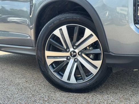 Used 2025 Mitsubishi Outlander Sport ES AWD/4WD image 2