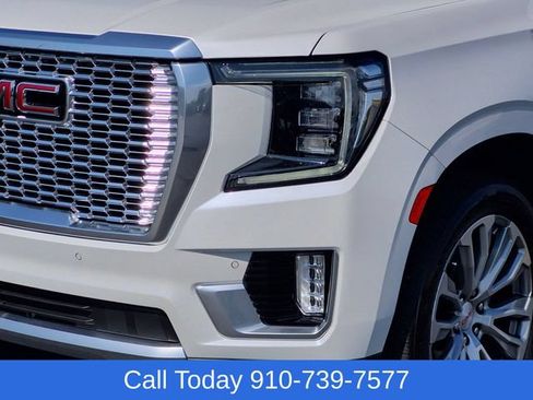 Used 2023 GMC Yukon XL Denali AWD/4WD image 9