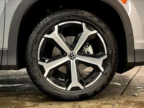 New 2026 Volkswagen Tiguan SE image 14