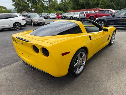 Used 2006 Chevrolet Corvette Coupe w/ Preferred Equipment Group RWD image 2