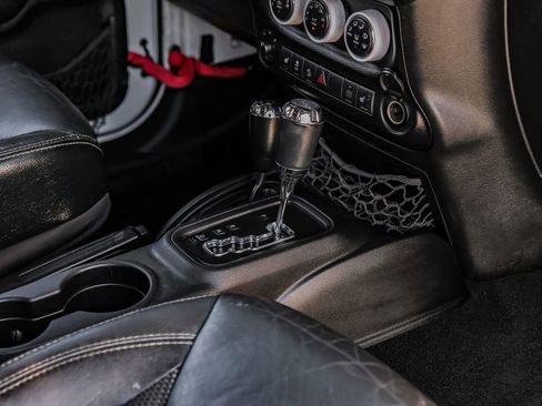 Used 2015 Jeep Wrangler Unlimited Sahara w/ Quick Order Package 24X image 19