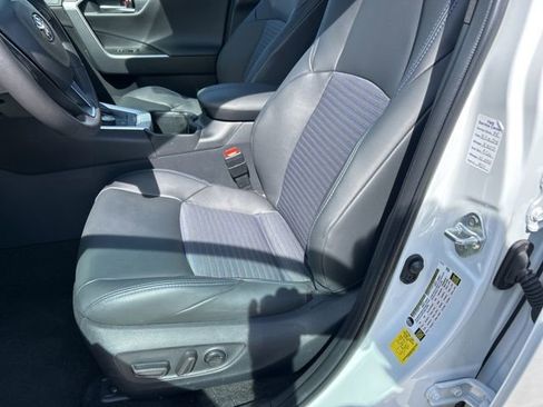 Used 2025 Toyota RAV4 XSE w/ Advanced Technology Package image 13