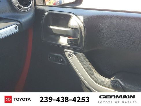 Used 2012 Jeep Wrangler Unlimited Rubicon w/ Dual Top Group image 28