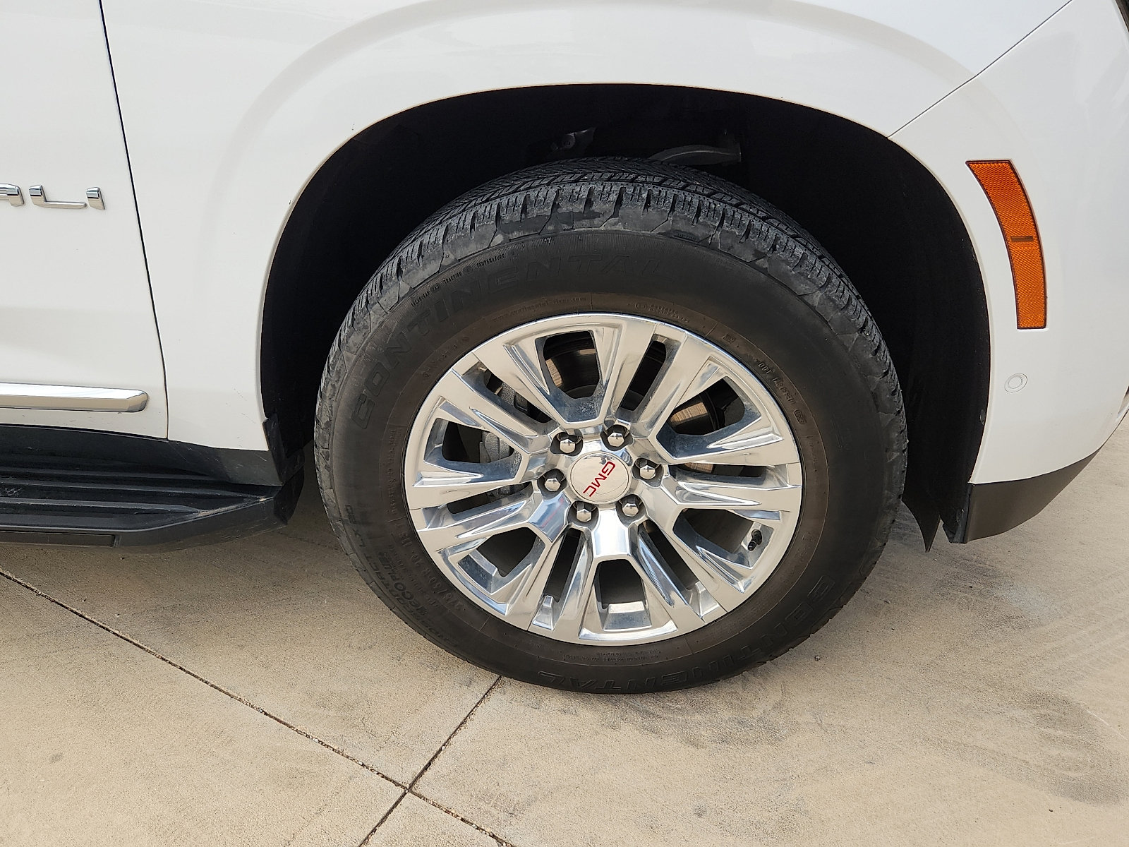 Used 2025 GMC Yukon Denali AWD/4WD image 7