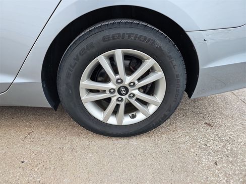 Used 2017 Hyundai Sonata SE image 30