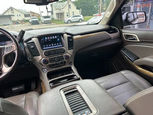 Used 2017 GMC Yukon Denali w/ Open Road Package AWD/4WD image 13