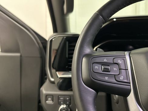 Used 2023 GMC Sierra 1500 SLT AWD/4WD image 35