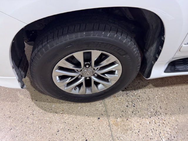 Used 2017 Lexus GX 460 Luxury w/ Preferred Accessory Package AWD/4WD image 31