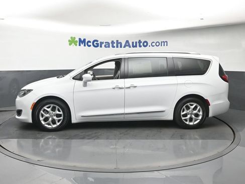 Used 2018 Chrysler Pacifica Touring-L Plus w/ Tire & Wheel Group FWD image 23