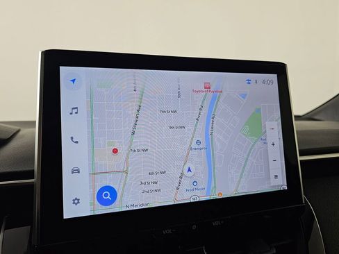 Used 2025 Toyota Corolla SE w/ SE Premium Package image 26