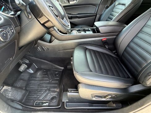Used 2020 Ford Edge SEL w/ Convenience Package FWD image 12