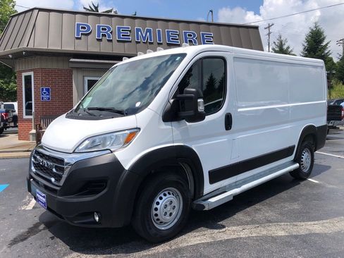 Used 2025 RAM ProMaster 2500 w/ U-Haul Equipment Group FWD image 10