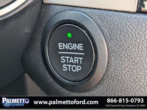 Used 2022 Ford Escape SE w/ SE Sport Appearance Package FWD image 30