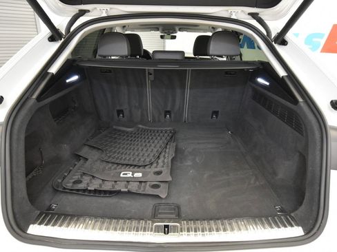 Used 2021 Audi Q8 Premium w/ Convenience Package image 34