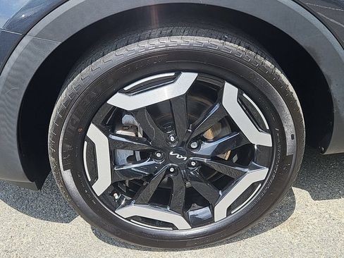 Certified 2023 Kia Telluride EX w/ EX Captain's Chair Package AWD/4WD image 7